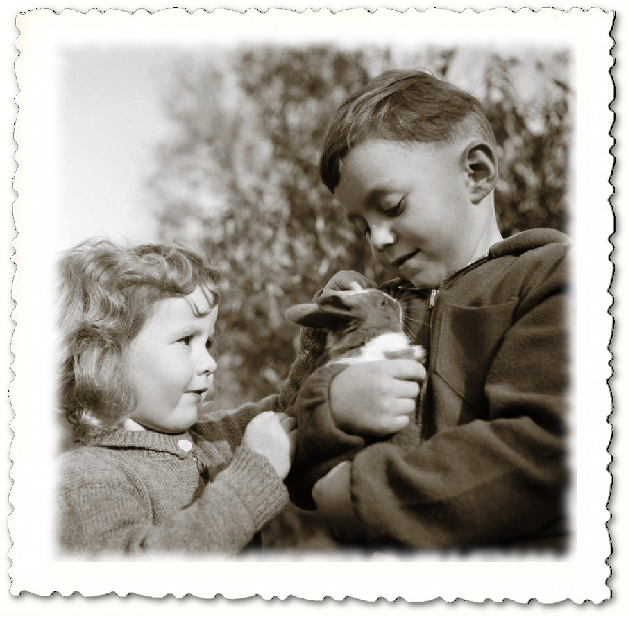 Andy, Jacqui and Fluffy – Surrey, 1942